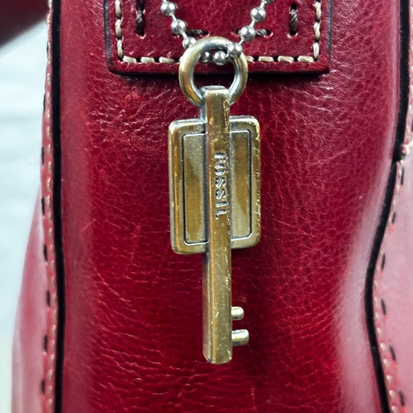 Fossil Oxblood Red Leather Shoulder Bag. Vintage 90s - Picture 4 of 17